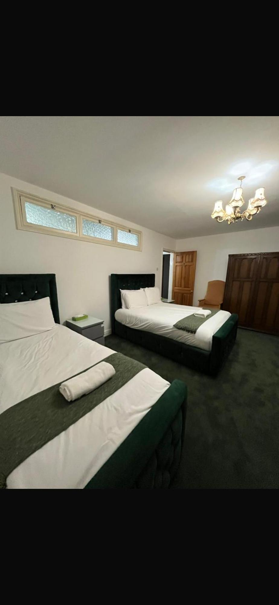 Unwind In Comfort At Cosy Caradus Your 4 Bedroom Home Sweet Home! Birmingham Exterior foto