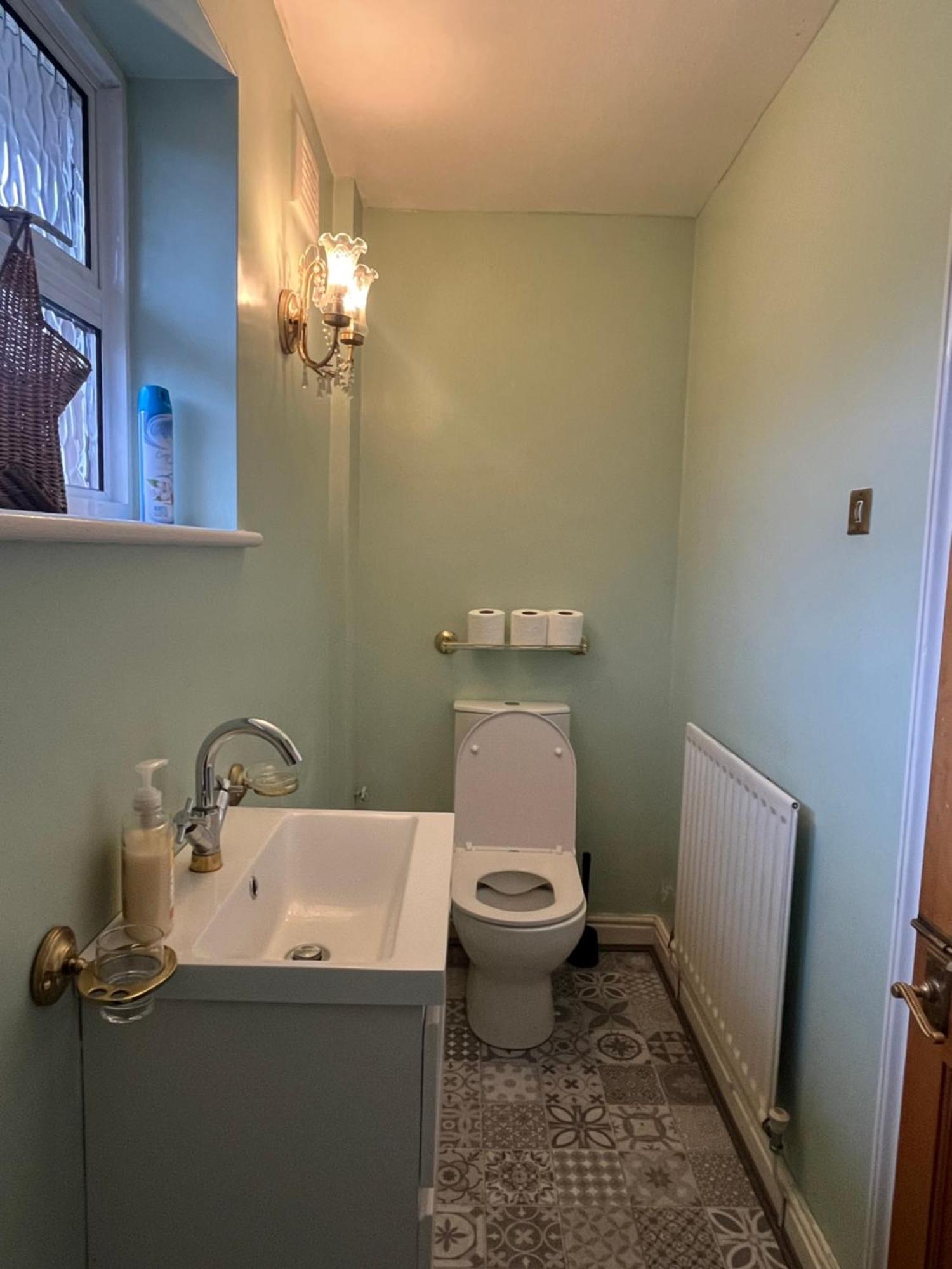 Unwind In Comfort At Cosy Caradus Your 4 Bedroom Home Sweet Home! Birmingham Exterior foto